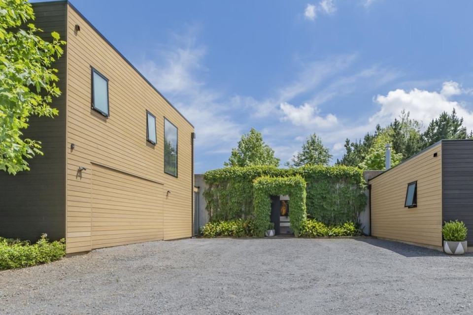 leacky homes 1